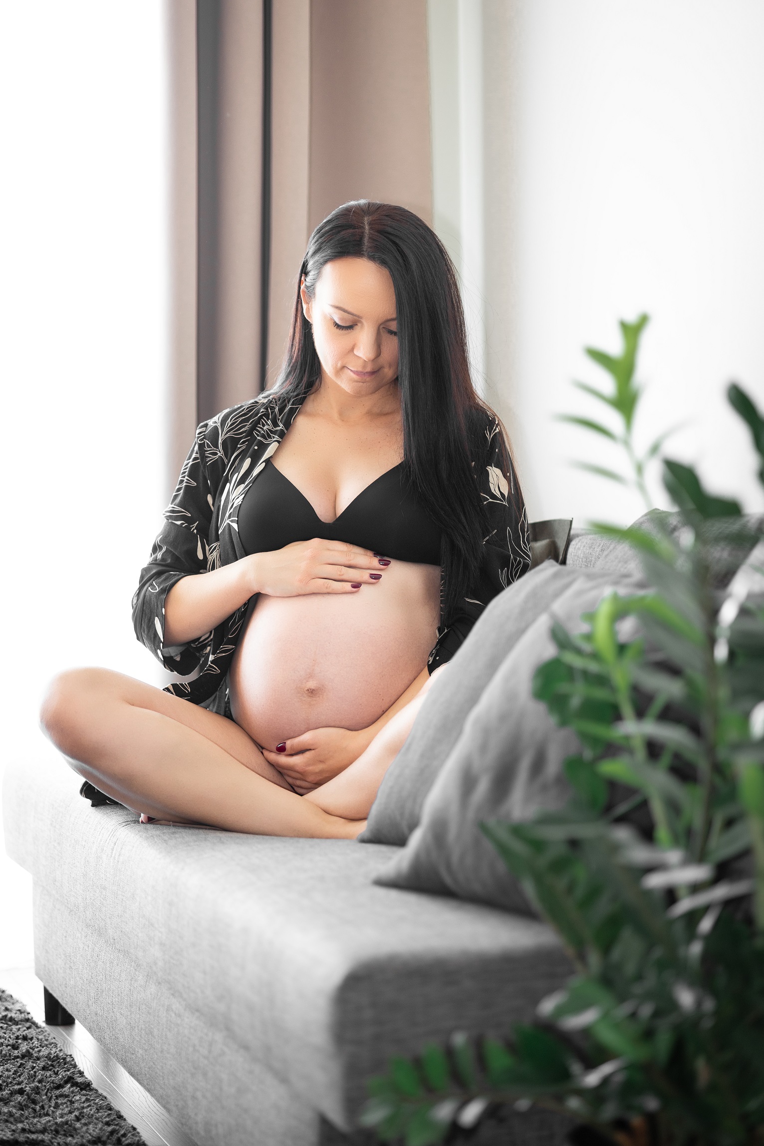 Profesjonalna fotografia ślubna – naturalne kadry, elegancja i emocje, które pozostaną z Wami na zawsze. Wasz dzień uchwycony w wyjątkowy sposób. Profesjonalna sesja rodzinna – uchwycę codzienną radość, czułość i wspólne chwile, które staną się piękną pamiątką na lata. Luksusowa, kobieca sesja boudoir. Studio i doświadczenie pełne pewności siebie oraz pięknych zdjęć.