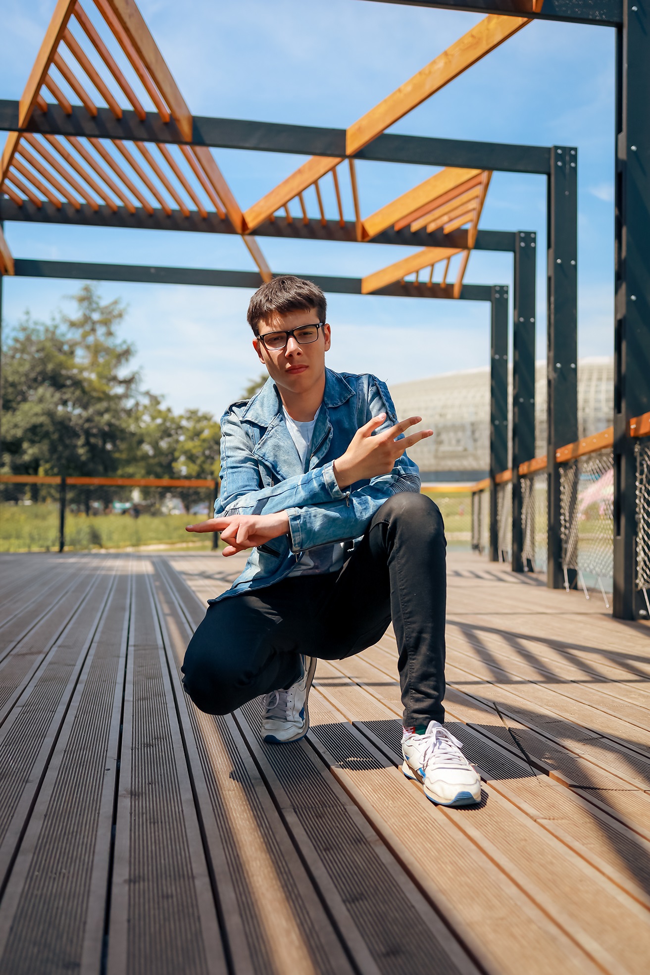 Profesjonalna fotografia ślubna – naturalne kadry, elegancja i emocje, które pozostaną z Wami na zawsze. Wasz dzień uchwycony w wyjątkowy sposób. Profesjonalna sesja rodzinna – uchwycę codzienną radość, czułość i wspólne chwile, które staną się piękną pamiątką na lata. Luksusowa, kobieca sesja boudoir. Studio i doświadczenie pełne pewności siebie oraz pięknych zdjęć.