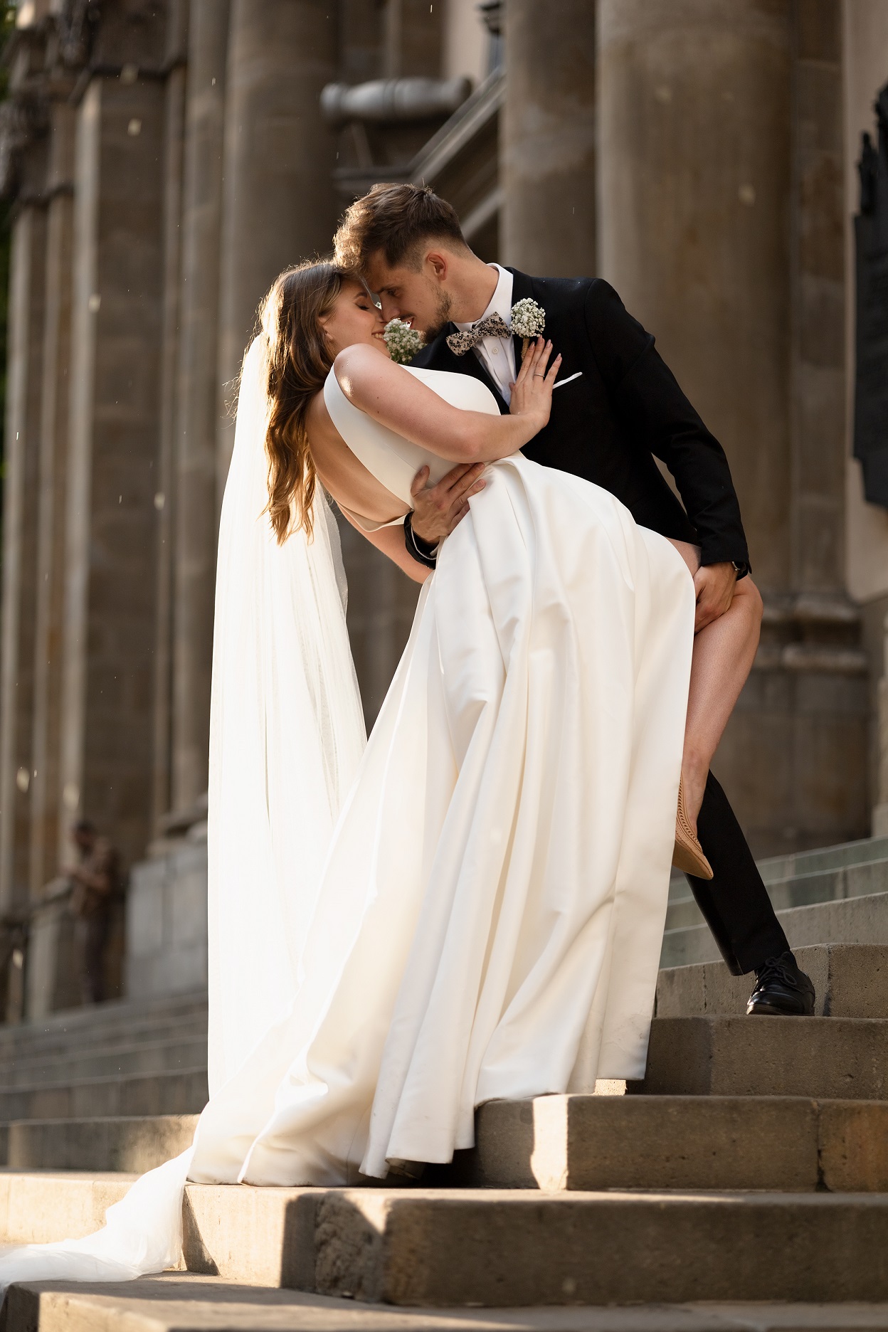 Profesjonalna fotografia ślubna – naturalne kadry, elegancja i emocje, które pozostaną z Wami na zawsze. Wasz dzień uchwycony w wyjątkowy sposób. Profesjonalna sesja rodzinna – uchwycę codzienną radość, czułość i wspólne chwile, które staną się piękną pamiątką na lata. Luksusowa, kobieca sesja boudoir. Studio i doświadczenie pełne pewności siebie oraz pięknych zdjęć.